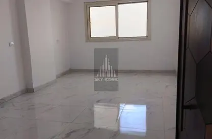 Apartment - 3 Bedrooms - 1 Bathroom for rent in Gesr Al Suez St. - El Zaytoun - Hay El Zaytoun - Cairo