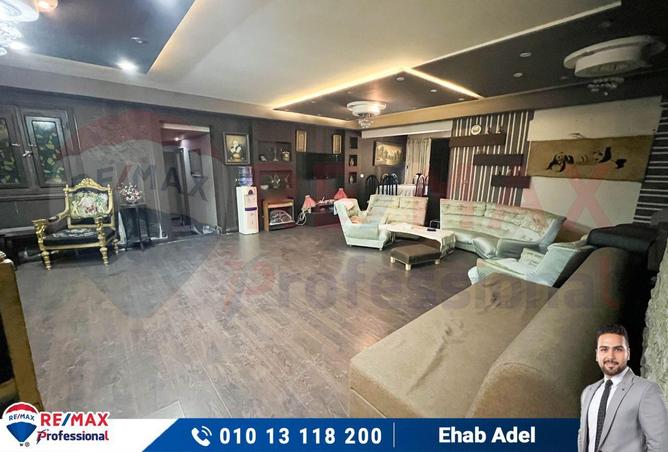 Apartment - 3 Bedrooms - 2 Bathrooms for sale in Damietta St. - Bolkly - Hay Sharq - Alexandria