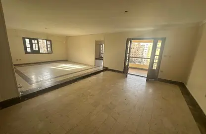 Apartment - 4 Bedrooms - 3 Bathrooms for rent in Zahraa El Maadi - Hay El Maadi - Cairo