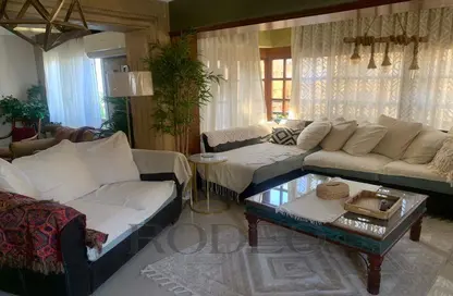 Apartment - 2 Bedrooms - 2 Bathrooms for sale in Zahraa El Maadi - Hay El Maadi - Cairo