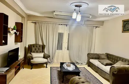 Apartment - 3 Bedrooms - 1 Bathroom for rent in Qonsoa Al Ghoury St. - The 1st Settlement - New Cairo City - Cairo