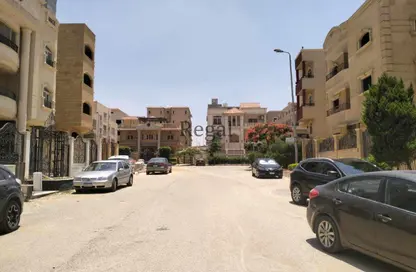 Apartment - 3 Bedrooms - 1 Bathroom for sale in Gamal Abdel Nasser Axis - 12th District - 6 October City - Giza